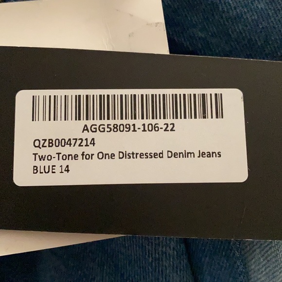 Two-Tone for One Distressed Denim Jeans - Picture 5 of 5